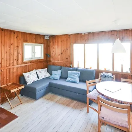 2 Bedroom Beautiful Home In Glesborg * Glesborg