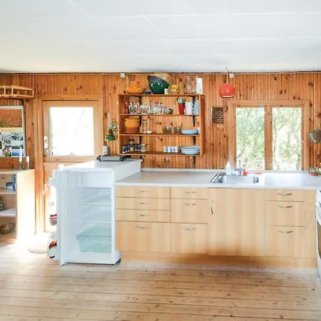 2 Bedroom Beautiful Home In Glesborg Feriehus Glesborg
