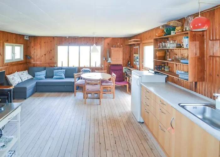 Feriehus Two-Bedroom Holiday Home In Glesborg *